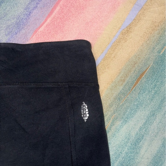 Free People Movement Turnout Crossover Waist Ankle Tie Cropped Leggings size M - Picture 5 of 6